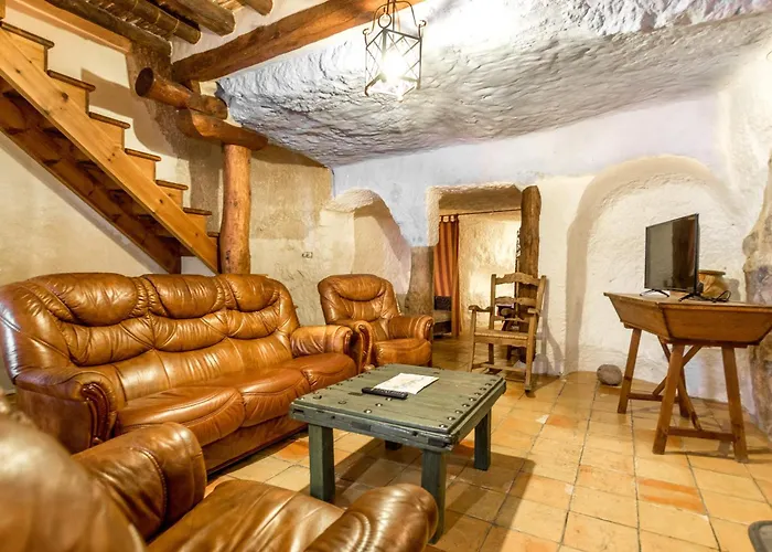 La Cueva Colosal